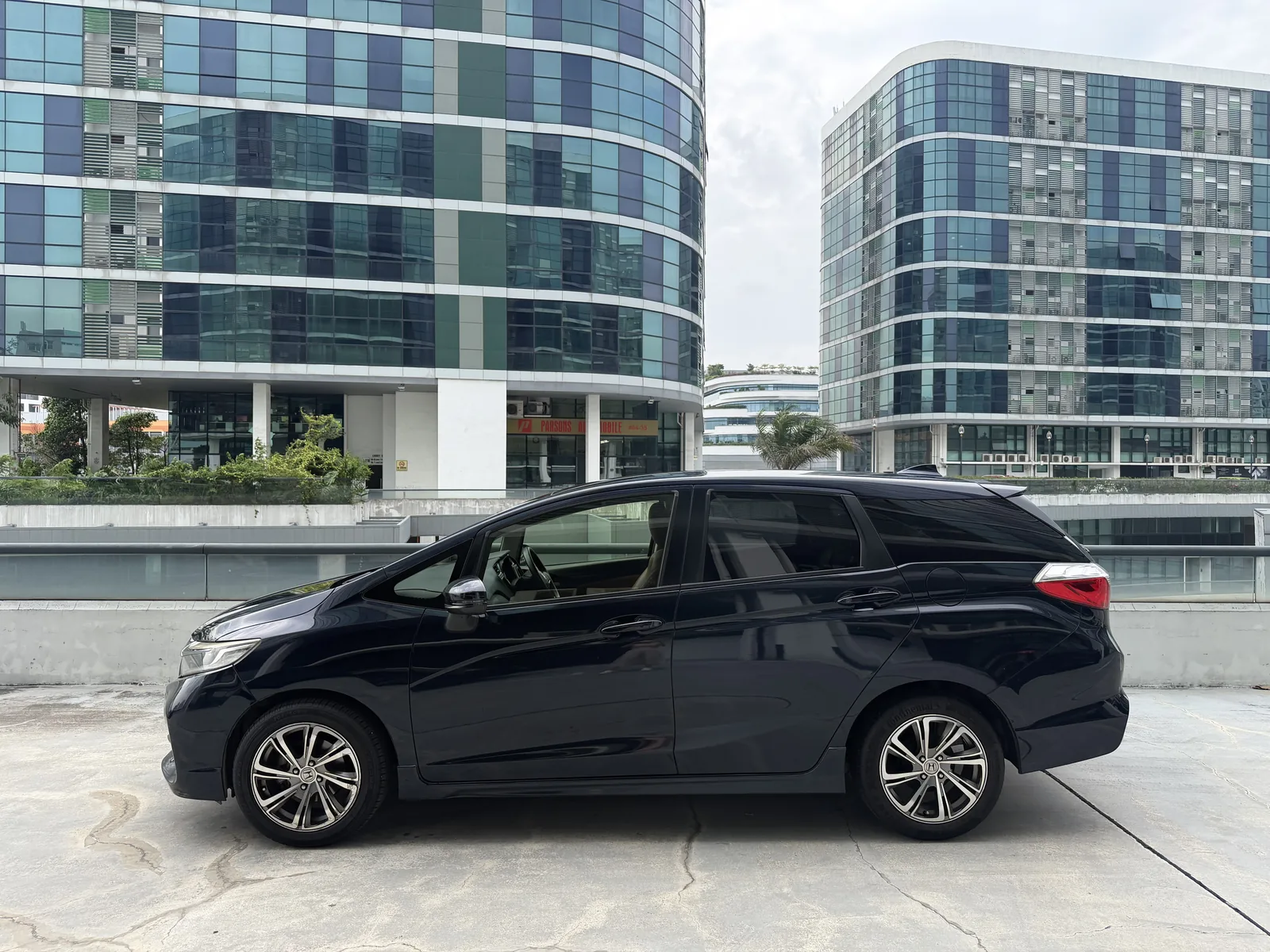 honda-shuttle-1-5g-auto-02