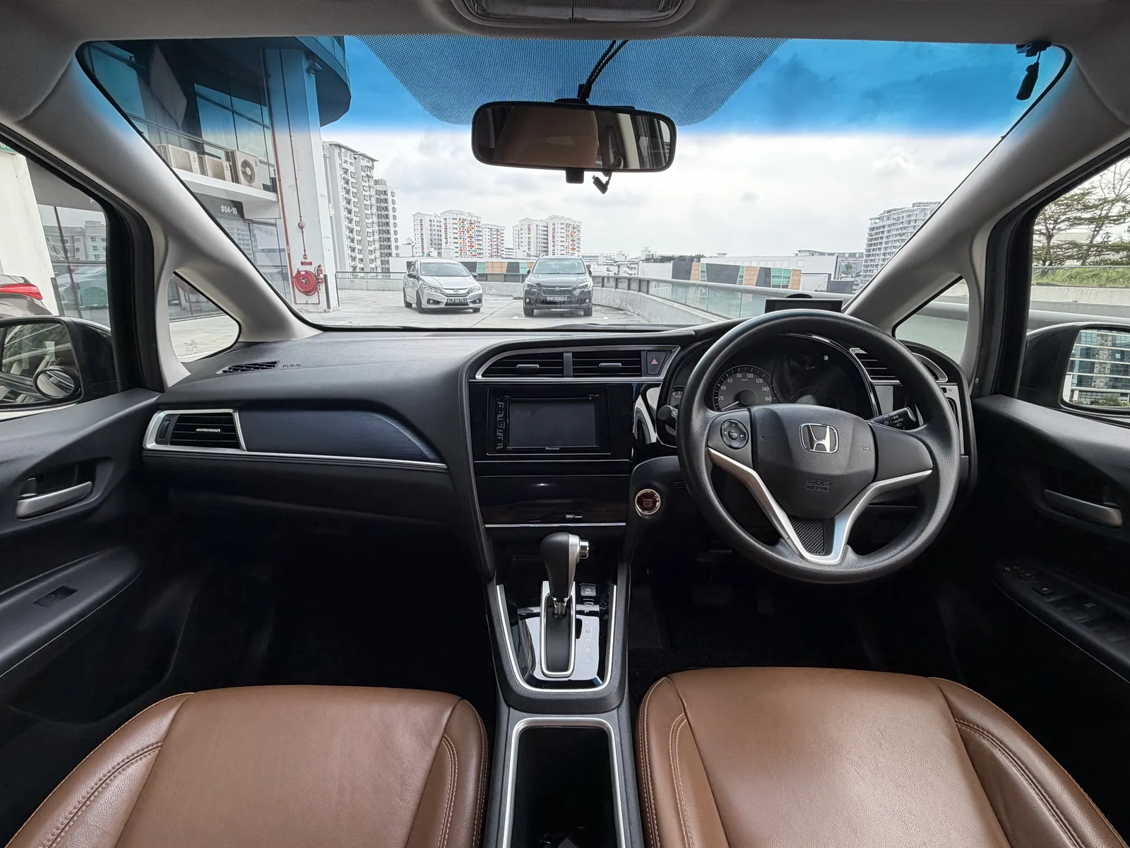honda-shuttle-1-5g-auto-06